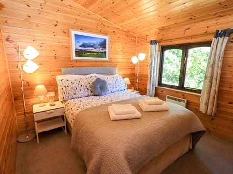 2 bedrooms, individually decorated, individually furnished, free WiFi