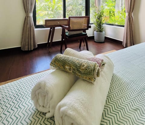WiFi (free), bed sheets