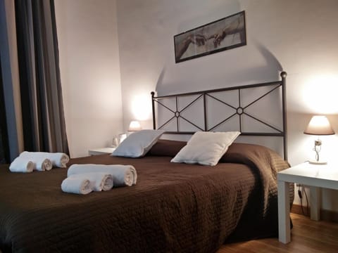 1 bedroom, Frette Italian sheets, desk, iron/ironing board