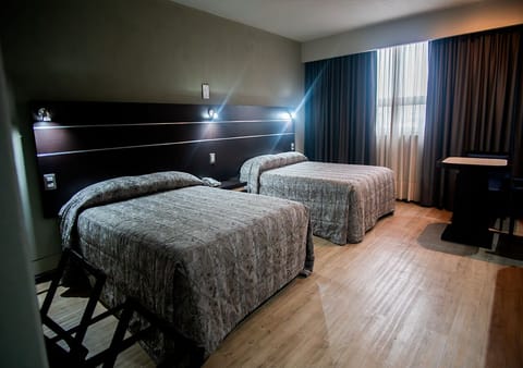 Basic Double Room | Premium bedding, in-room safe, desk, laptop workspace