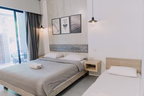 Superior Triple Room | In-room safe, desk, free WiFi