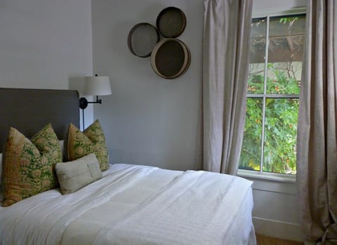 Wisteria Suite | Free WiFi, bed sheets