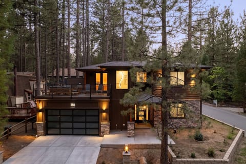 House, 5 Bedrooms | Exterior