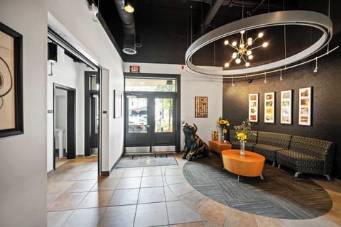Apartment, Multiple Beds, Kitchen, City View (The 333 Suites 201) | Lobby