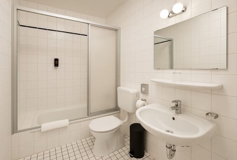 Basic Room | Bathroom | Shower, hair dryer, towels, soap