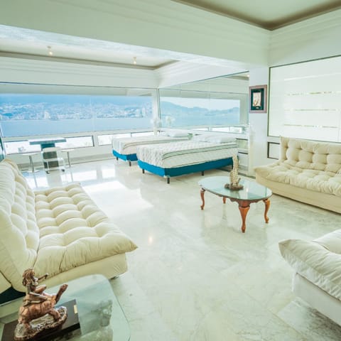 Superior Suite, Bay View | Free WiFi