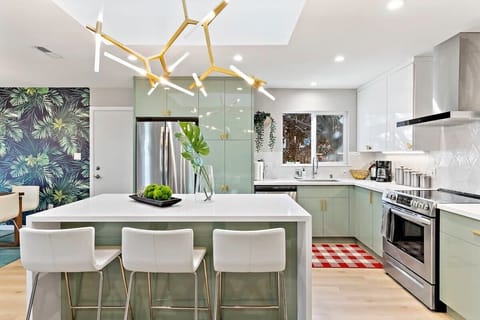 House (3 Bedrooms) | In-room dining