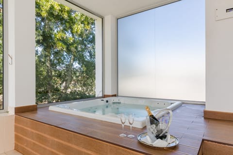 Sauna, steam room, Turkish bath, massages