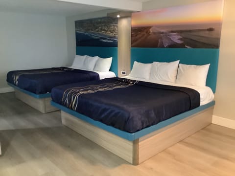 Suite, Multiple Beds, Non Smoking | 1 bedroom, bed sheets