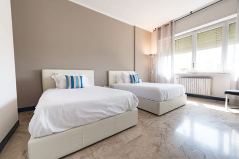 City Apartment, Park View | Down comforters, pillowtop beds, in-room safe, desk