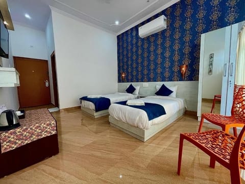 Double or Twin Room, Balcony, Garden View | Soundproofing, free WiFi, wheelchair access