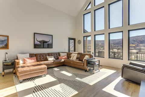 House (5 Bedrooms) | Interior