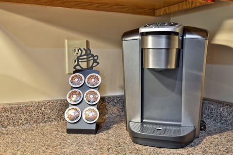 Condo, 3 Bedrooms | Coffee and/or coffee maker