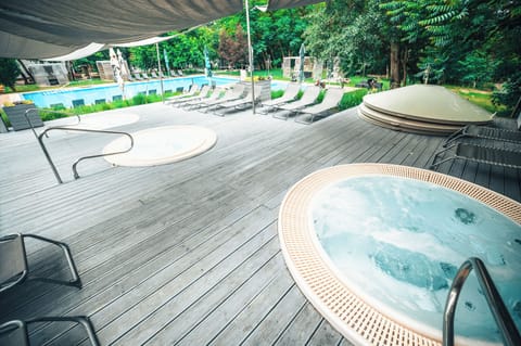 Deep-tissue massages, Swedish massages, sports massages, massages