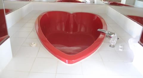 Deluxe Room, Jetted Tub | Jetted tub