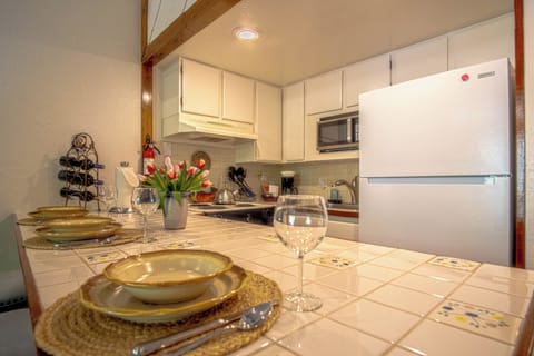 House, 1 Queen Bed with Sofa bed, Patio, Mountain View (Snow Run Haven #8) | Private kitchen | Dining tables