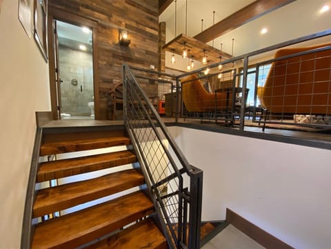 Condo, Multiple Beds, Balcony, Mountain View (251 Second Avenue B) | Interior
