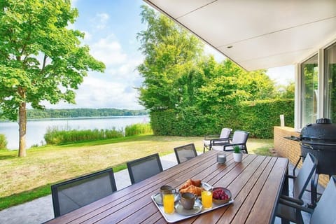 Luxury House, Balcony, Lake View | Free WiFi