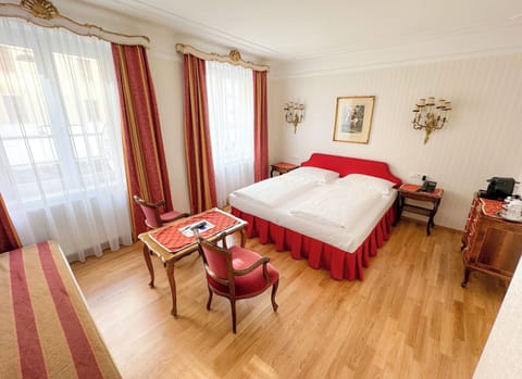 Superior Double Room | In-room safe, soundproofing, free WiFi, bed sheets