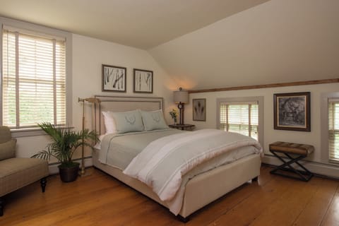 Iron/ironing board, free WiFi