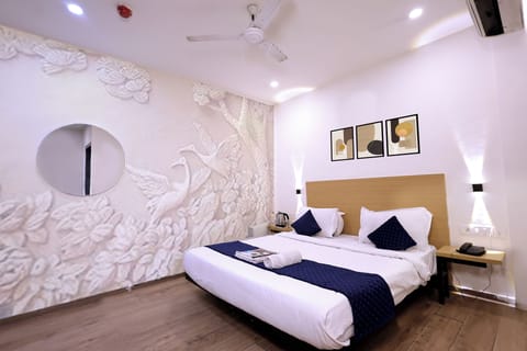Deluxe Double Room | Desk, laptop workspace, free WiFi