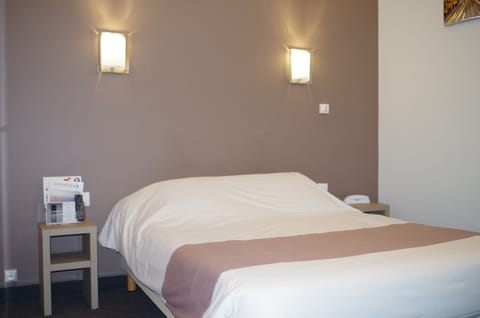 In-room safe, individually decorated, individually furnished, desk