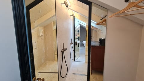 Romantic Room | Down comforters, minibar, in-room safe, desk