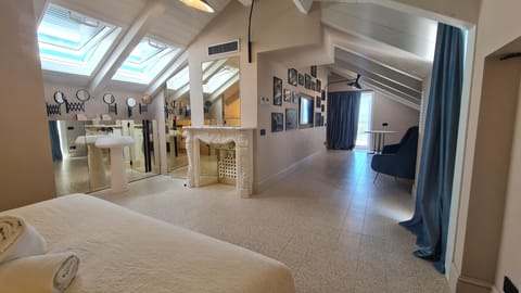 Romantic Room | Down comforters, minibar, in-room safe, desk