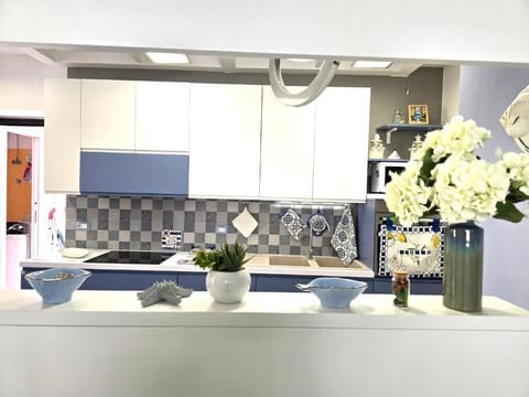 City Duplex, Partial Sea View | Private kitchen | Fridge, microwave, oven, stovetop