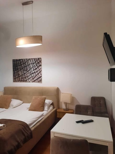 Basic Apartment | Iron/ironing board, free WiFi