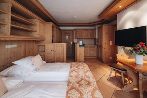 Apartment, 1 Bedroom | Premium bedding, in-room safe, individually decorated, desk