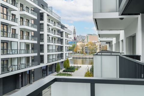 Classic Studio Suite, Balcony | Balcony