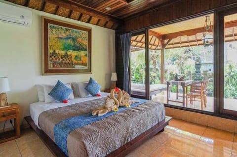 Superior Double Room, Balcony, Garden View | Desk, free WiFi, bed sheets