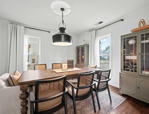 House, Multiple Beds, Patio, Garden View (The Franklin House) | Dining