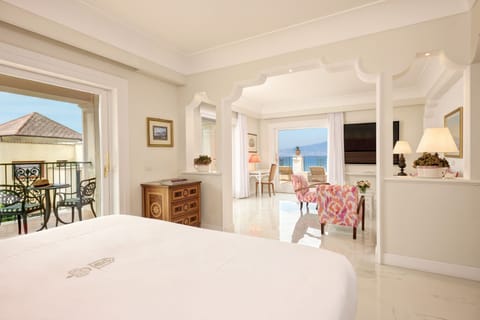 Suite, Balcony, Sea View (Imperial) | Hypo-allergenic bedding, minibar, in-room safe, soundproofing