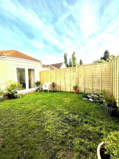 Apartment, 1 Bedroom | Garden