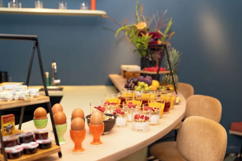 Daily buffet breakfast for a fee