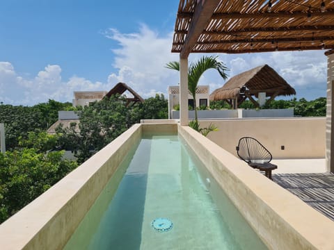2 outdoor pools
