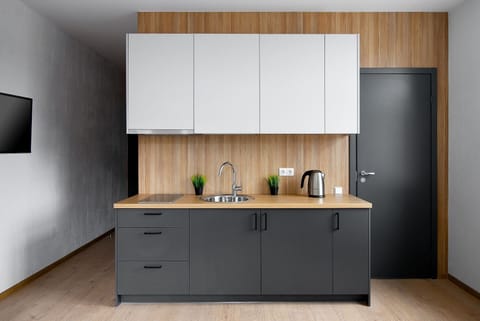 Basic Triple Room, City View | Desk, free WiFi