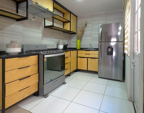 Standard House, 2 Bedrooms | Private kitchen