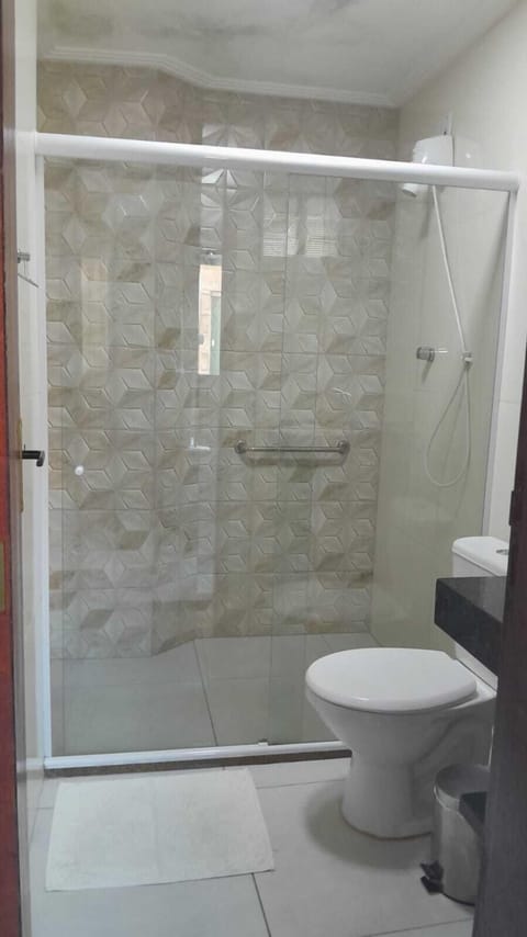 Family Room, Multiple Beds, Non Smoking, Private Bathroom | Bathroom | Shower, towels, soap, toilet paper