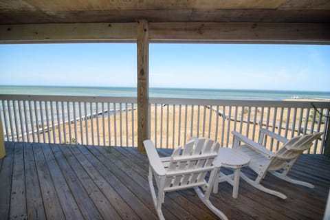 Deluxe Room, Balcony, Bay View | Premium bedding, iron/ironing board, WiFi, individually decorated