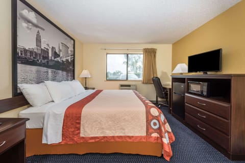 Desk, free cribs/infant beds, free WiFi, bed sheets