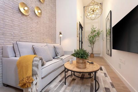 House | 1 bedroom