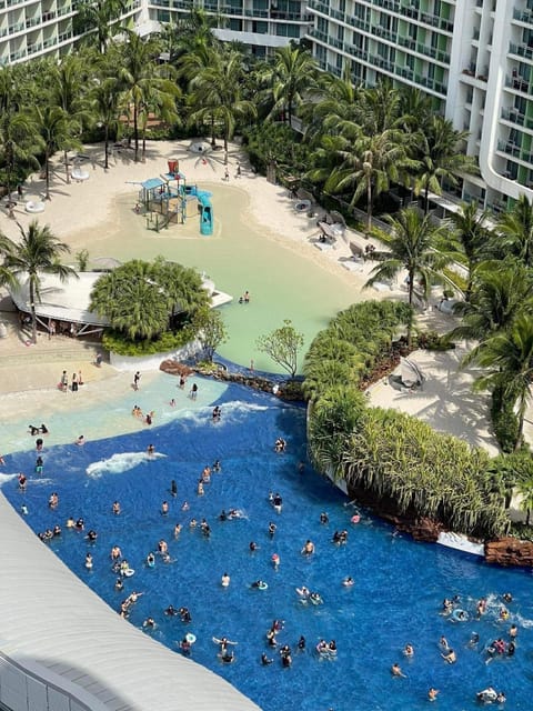 4 outdoor pools