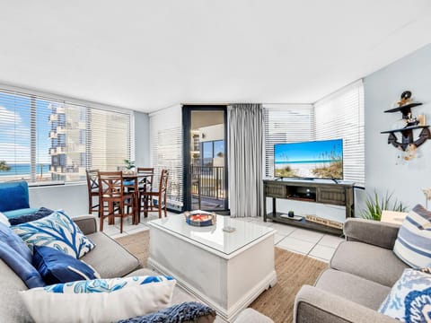 Condo, 1 Queen Bed with Sofa bed (Sunbird 212E) | Living area