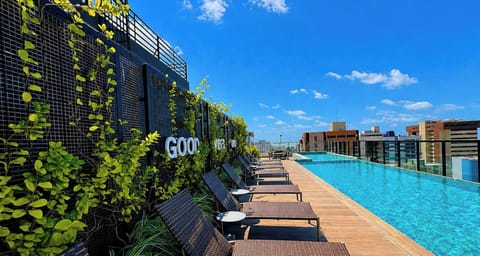 Rooftop pool