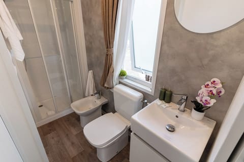 Superior Bungalow, Patio | Bathroom