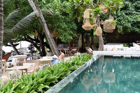 Outdoor pool, pool umbrellas, sun loungers
