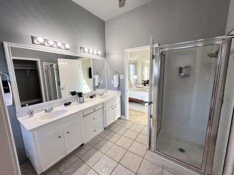 Free toiletries, soap, shampoo, toilet paper